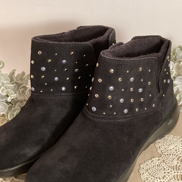 Skechers Studded Black Suede Leather Booties Women’s Size 8.5 NWOT - Picture 3 of 16